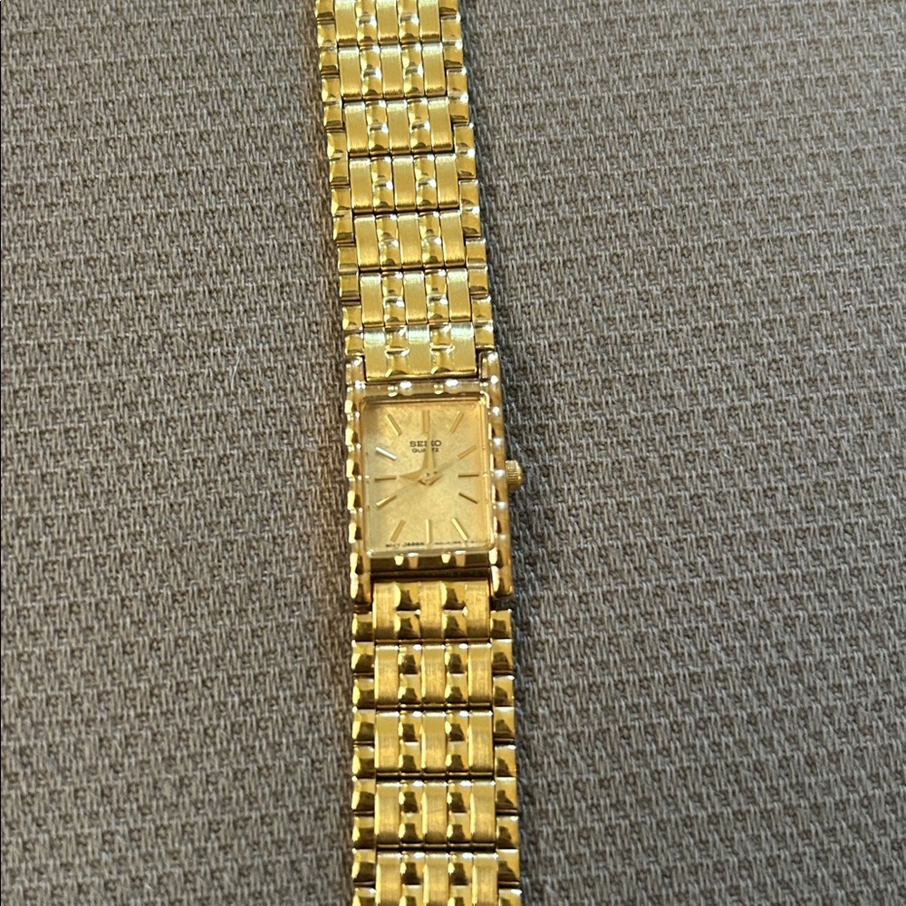 Skip watch - Picture 2 of 4